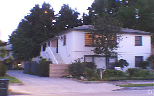 Photo - 242 E California Blvd Apartments