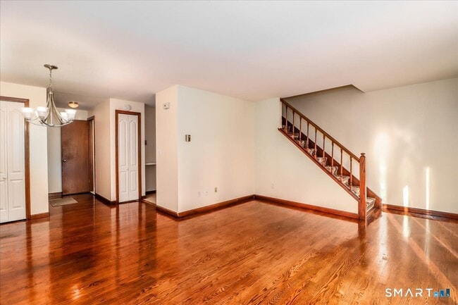 Photo - 62 Old Farms Ln Unit 62