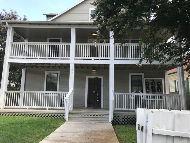 Photo - 127 Sandmeyer St