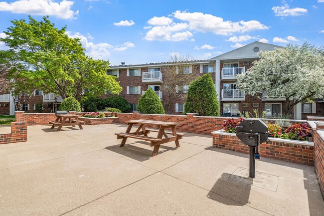 Photo - Carriage Oaks Apartments