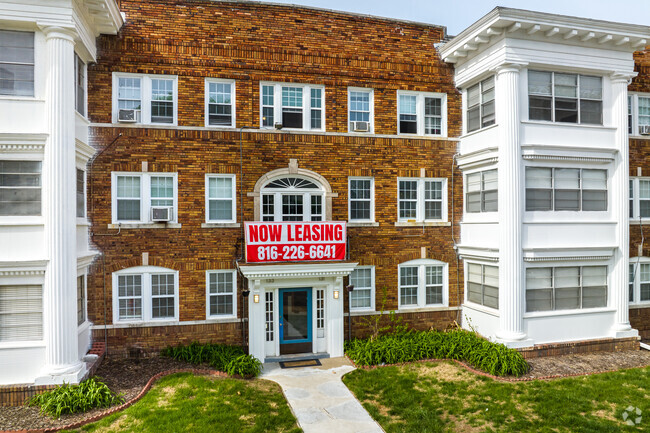 Building Photo - Brick House Unit 127-129 East 46th St - 10