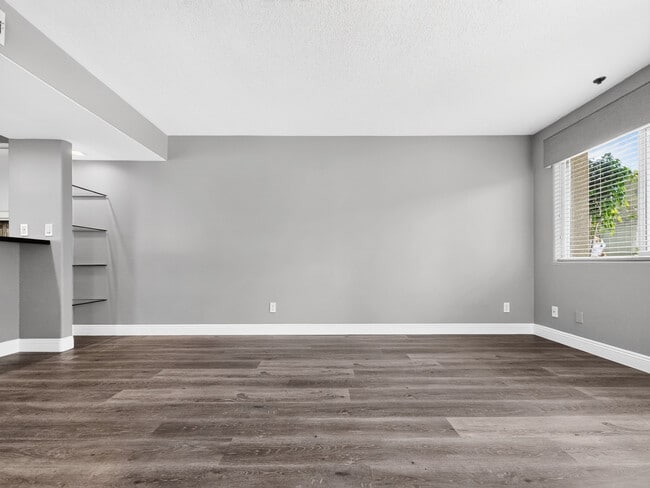 Living Room - 1154 N Sycamore Ave Unit 7
