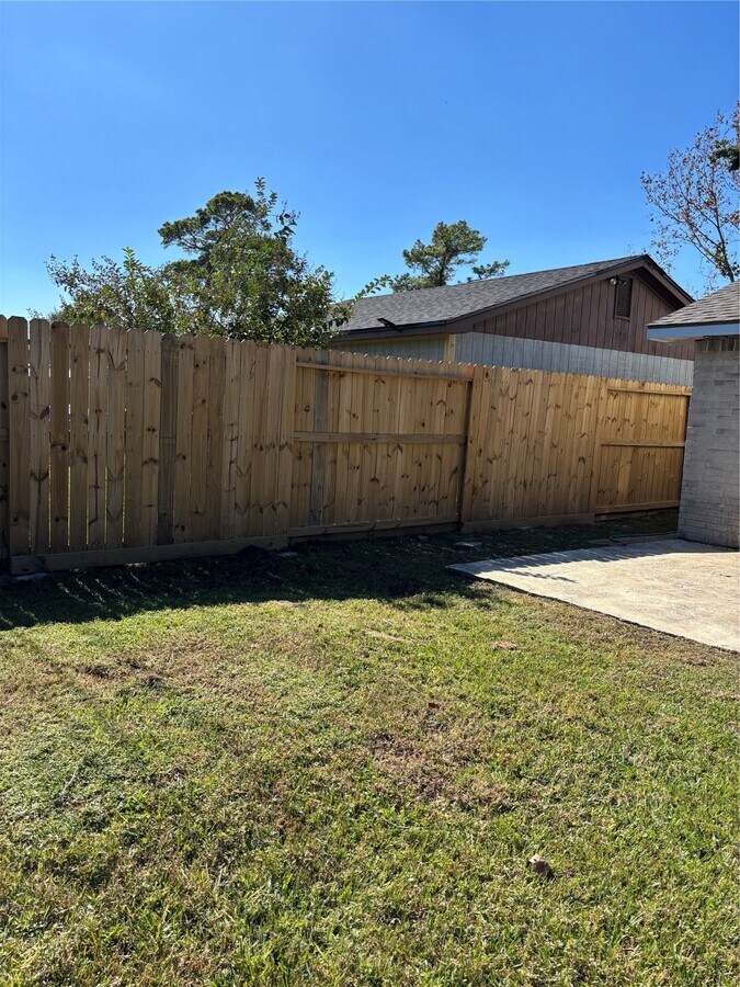 Photo - 1034 Heathfield Dr