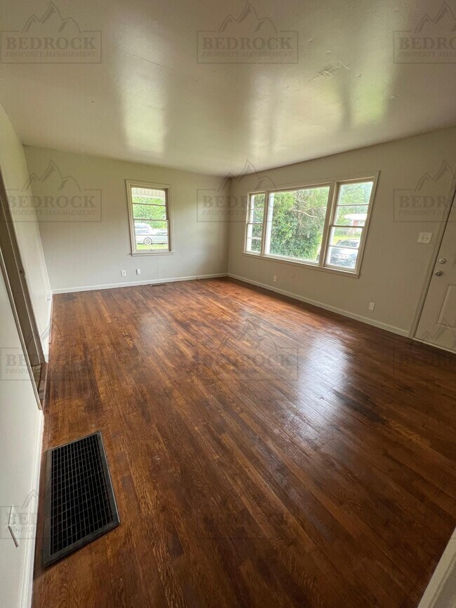 Photo - 2706 Norton Ave NW