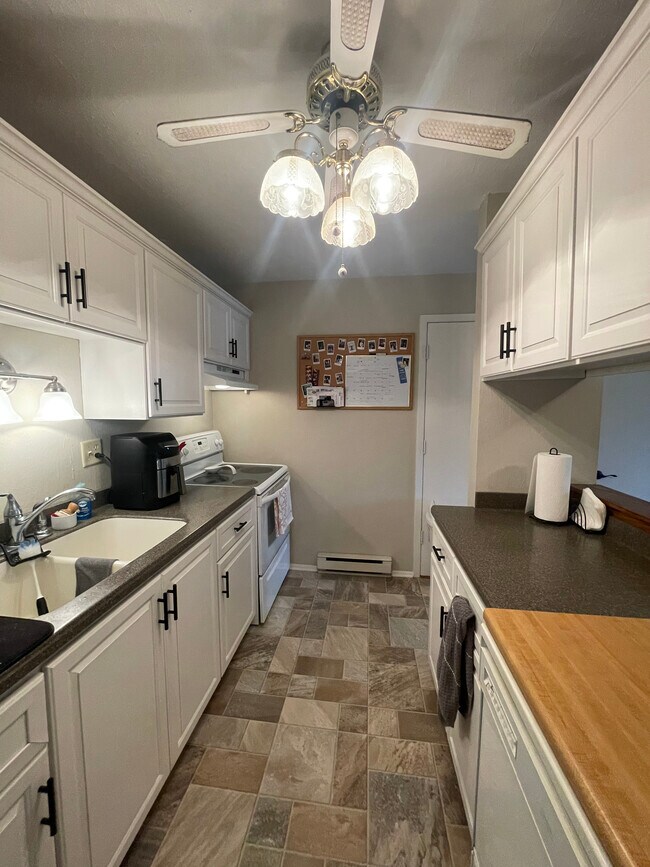 Photo - 1453 S Carriage Ln Unit Upper