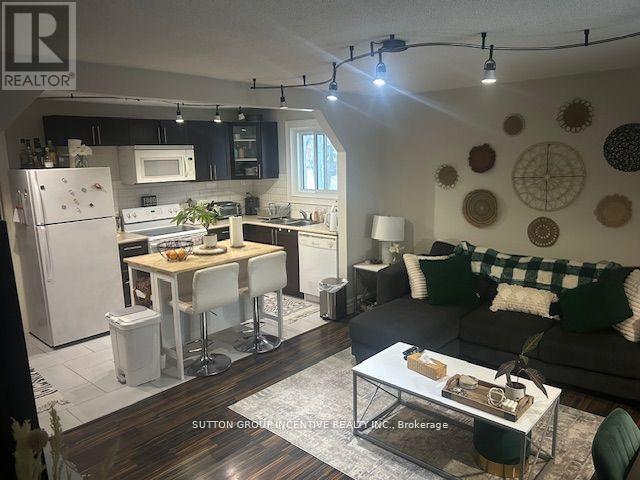 Photo - 322 Codrington St Unité 3