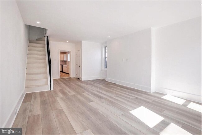 Photo - 129 E Phil Ellena St