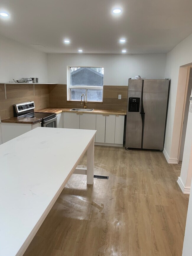 Photo - 29e Touraine Ave Unit SI ID1513150P