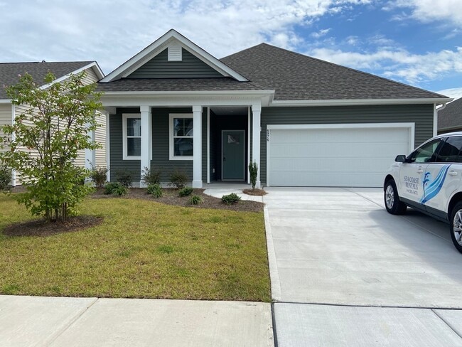 Building Photo - Welcome to your dream home in the heart of...