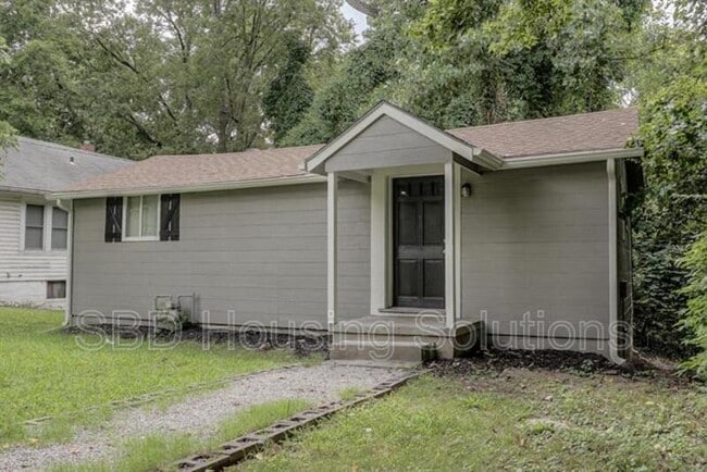Building Photo - 1102 S Crisp Ave