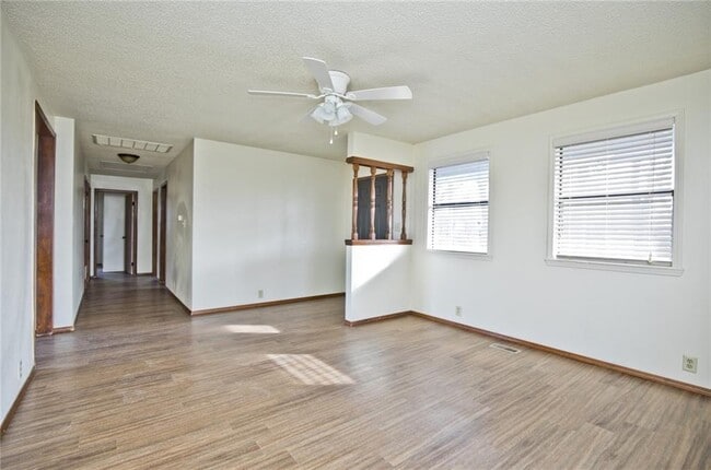 Photo - 726 McClure Ave