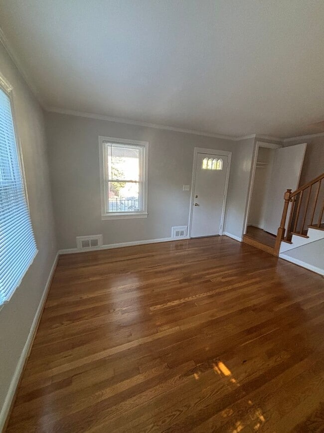 Photo - 2856 Fairhaven Ave