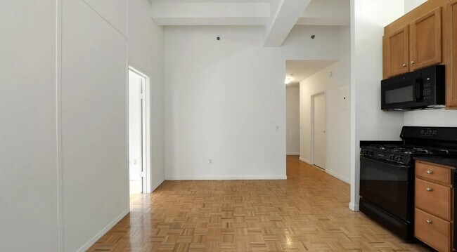 Photo - 80 John St Unidad 2H