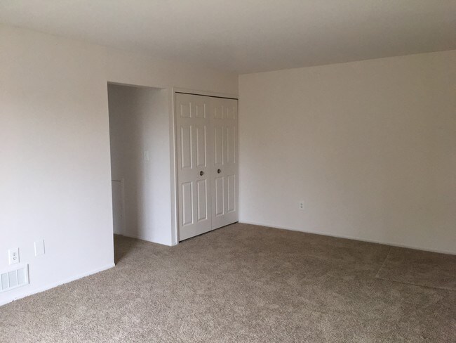 Meadowbrook Village Apartments