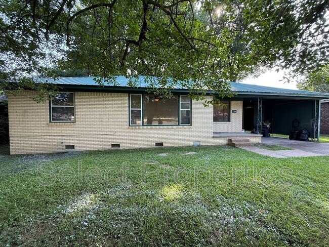 Building Photo - 1104 S Gee St Rental