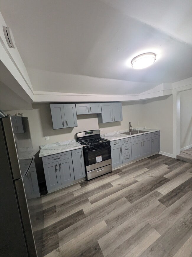 Photo - 928 Garfield St