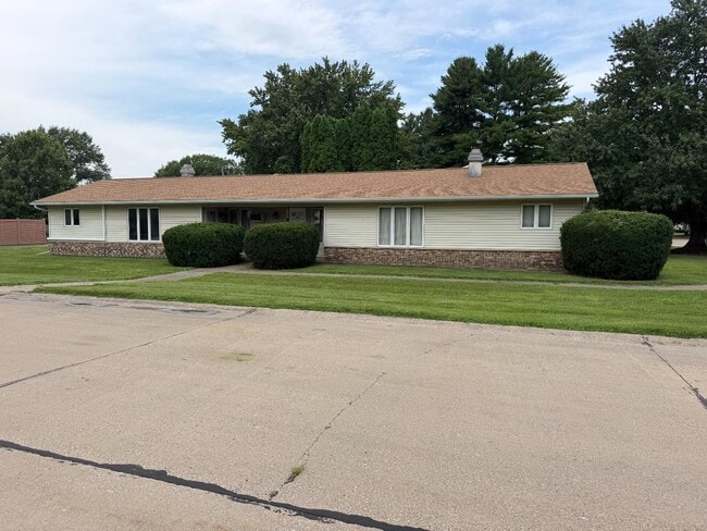 Photo - 161 E James Dr