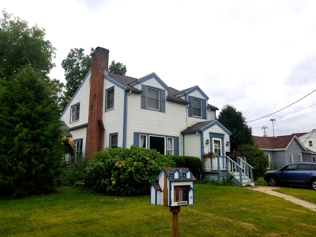 Street View - 134 W Lincoln St