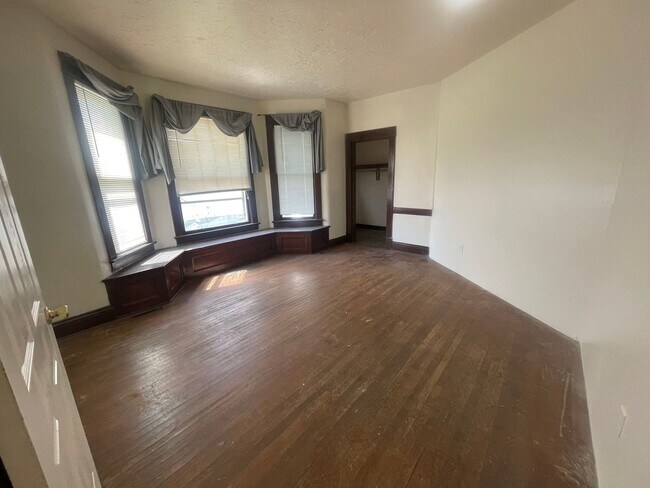 Photo - (1614 8th Ave)