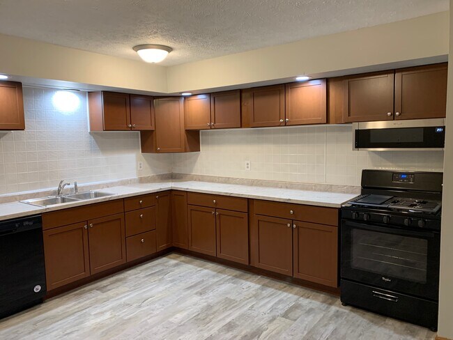 Photo - 703 Fairmont Dr Unit 1