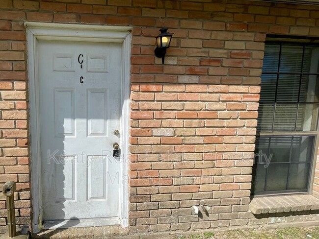 Photo - 118 Country Ln