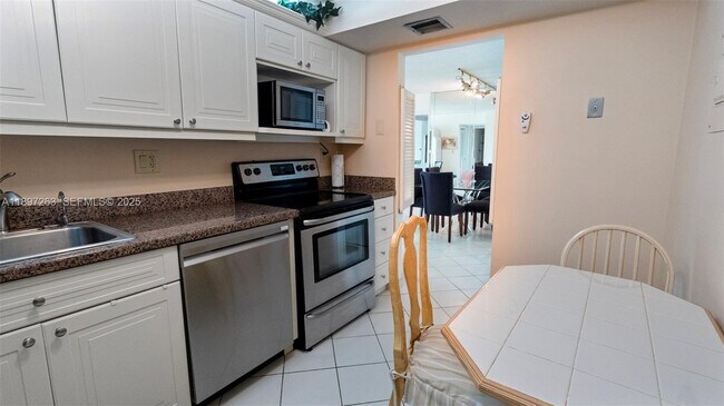 Photo - 3701 N Country Club Dr Unit 606