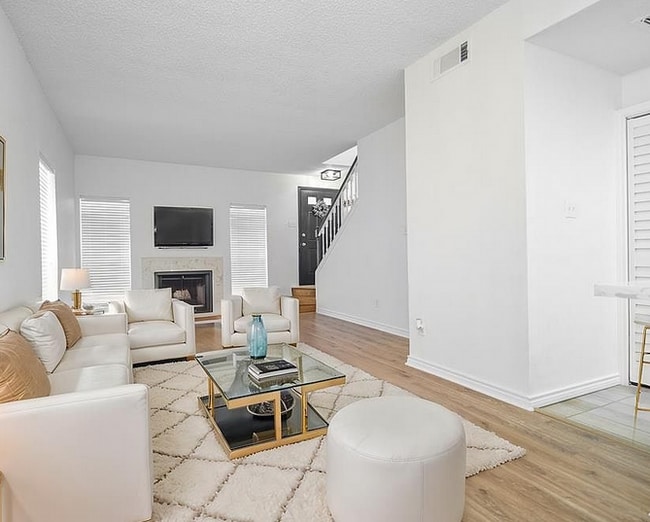 Building Photo - 1515 Sandy Springs Rd Unit 177.32