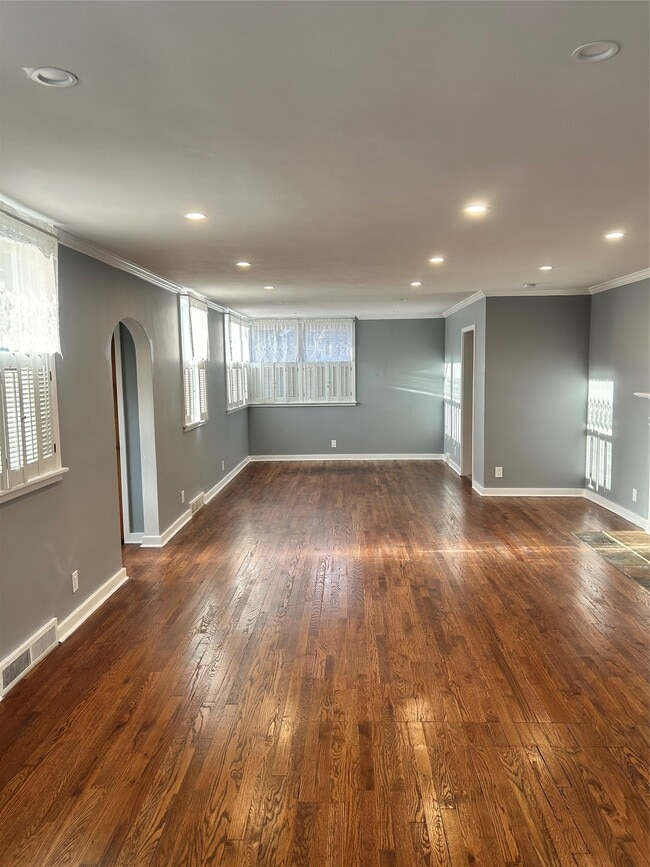 Photo - 74 Matthews St