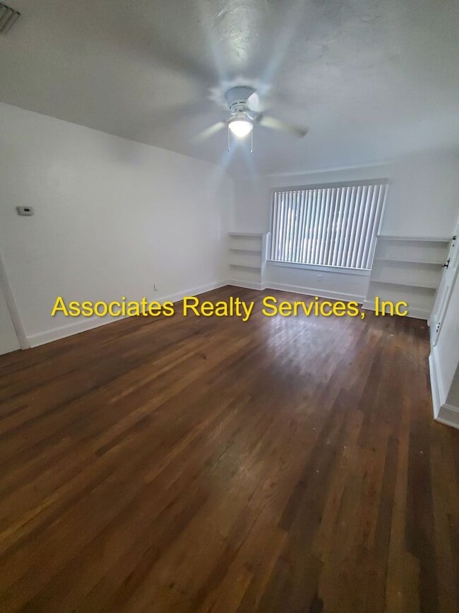 Building Photo - Newly listed!   Must see!  AVAILABLE NOW!