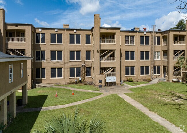 Acceso a la escalera exterior disponible - 100 S Jefferson St