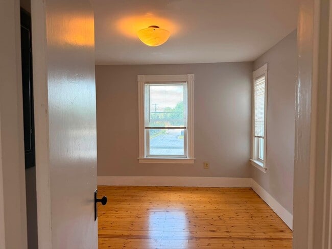 Photo - 575 Summer St