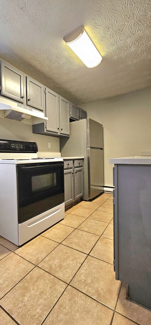 Photo - Newly Renovated 2 bedroom in Englewood! With W/D hookups! Unit 521 Apt 1