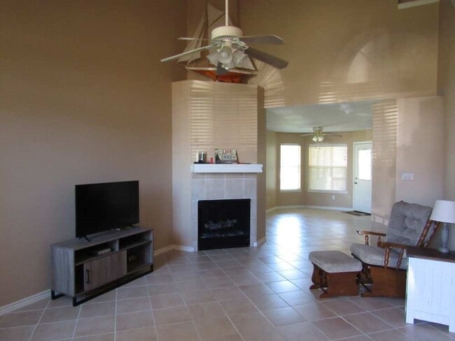 Photo - 70 Lakeside Dr