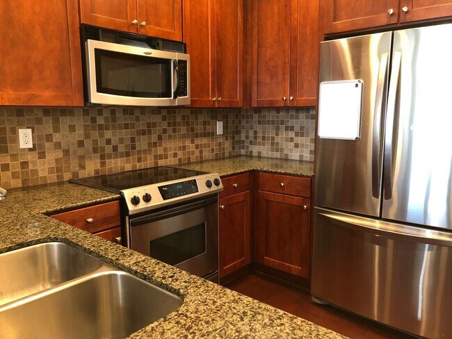 Photo - Adesso - High-Rise Unit Adesso 601 Main