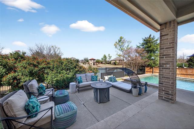 Photo - 301 Foxcroft Ln