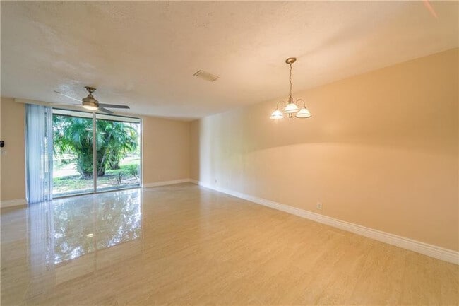 Photo - 1343 Hampton Blvd