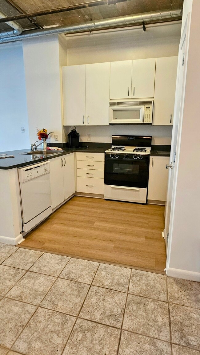 Photo - 1300 N St NW Unit 318