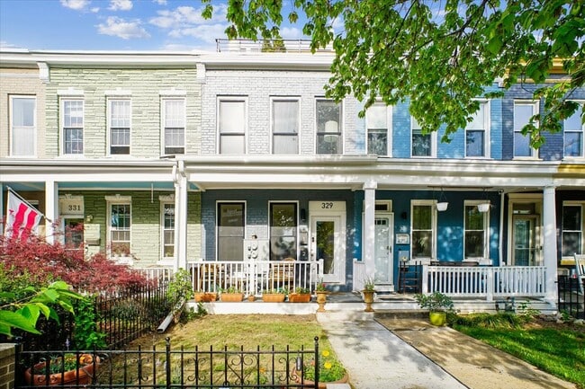 Building Photo - 329 16th St SE Unit Condo from rent