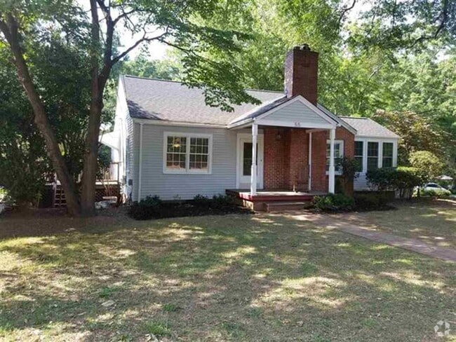 Building Photo - Cozy 4 Bed 2 Bath Home in Greenville