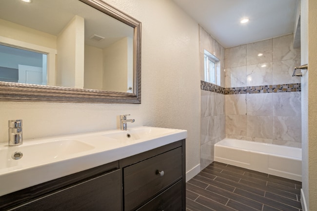 Photo - 10490 W Dakota Ave