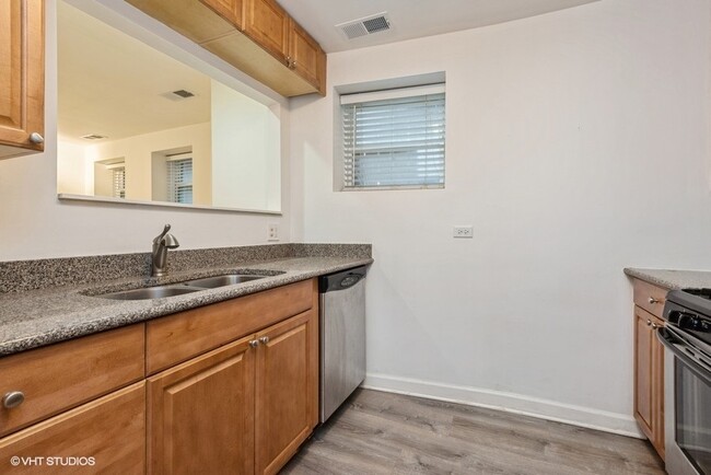 Photo - 4011 N Kenmore Ave Unit G4