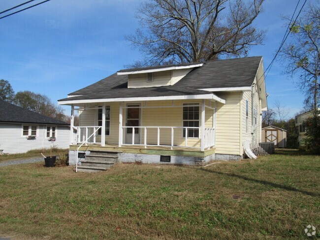 Building Photo - Lincolnton 2 Bedroom just outside City Limits Rental