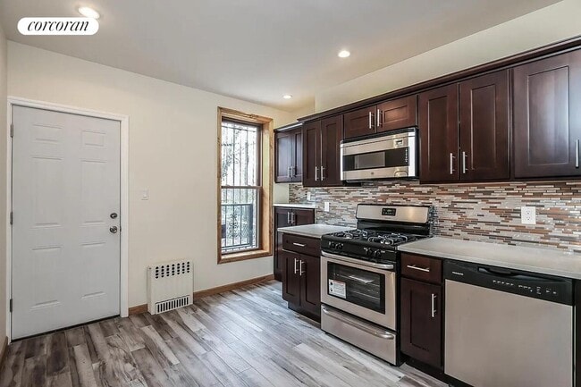 Photo - 1250 Herkimer St