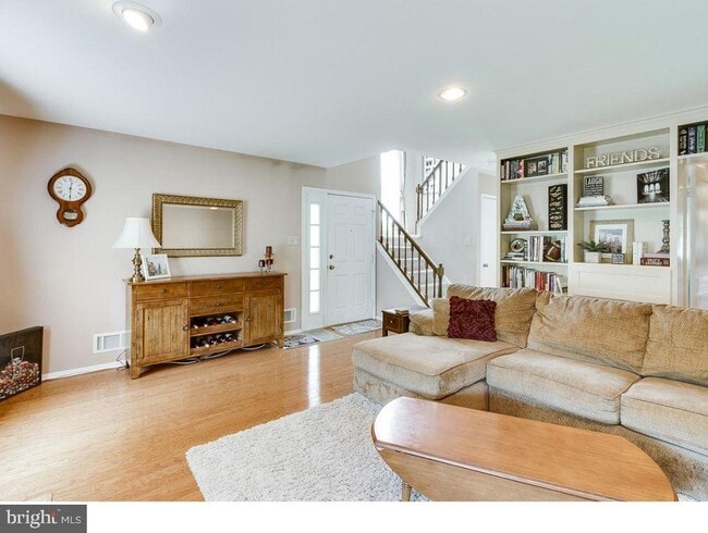 Photo - 45 Tynemouth Ct