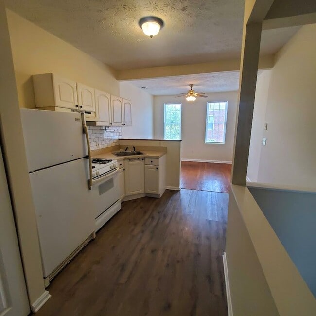 Building Photo - 528 S Belnord Ave Unit 528 S. Belnord Ave. B Rental