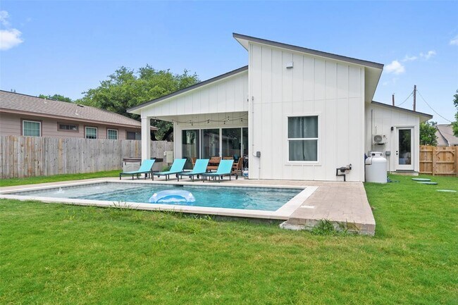 Photo - 2211 White Dove Pass