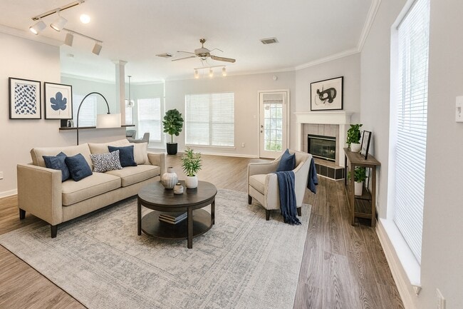 Photo - 816 2nd St
