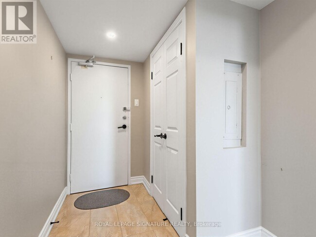 Photo - 8111 Yonge St Unit 1010