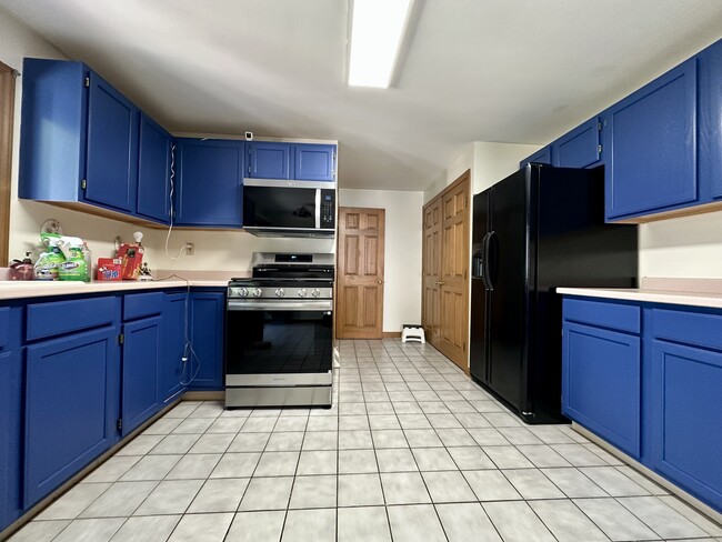 Photo - 215 Main St