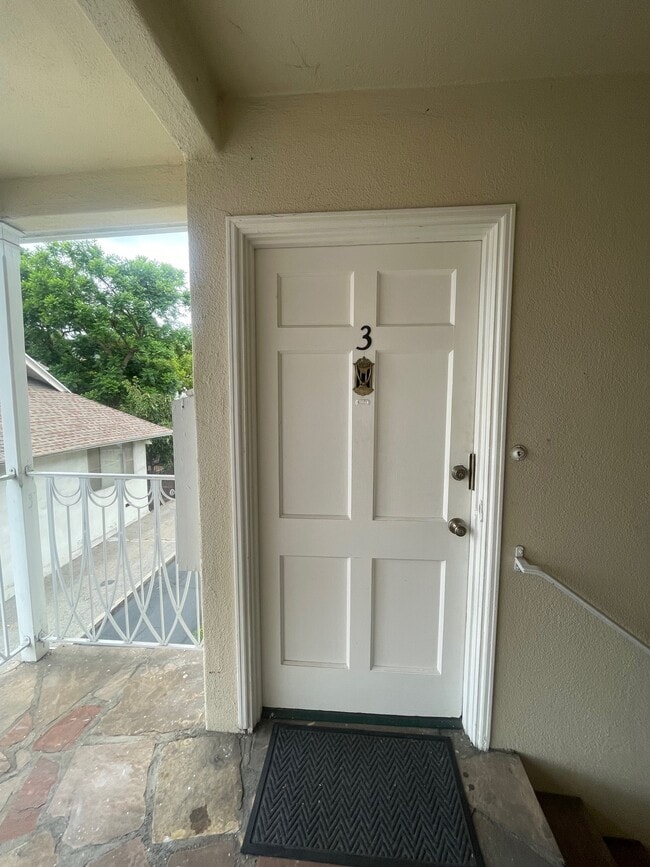 Photo - 7918 Norton Ave Unidad 7918 Norton #3